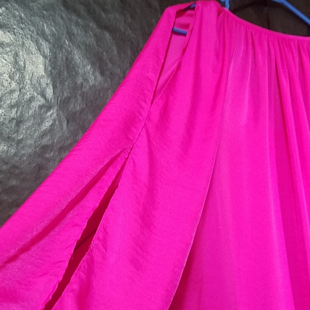 🌸BOGO🌸Jennifer Lopez cut-out sleeve Top Size M - Picture 4 of 6